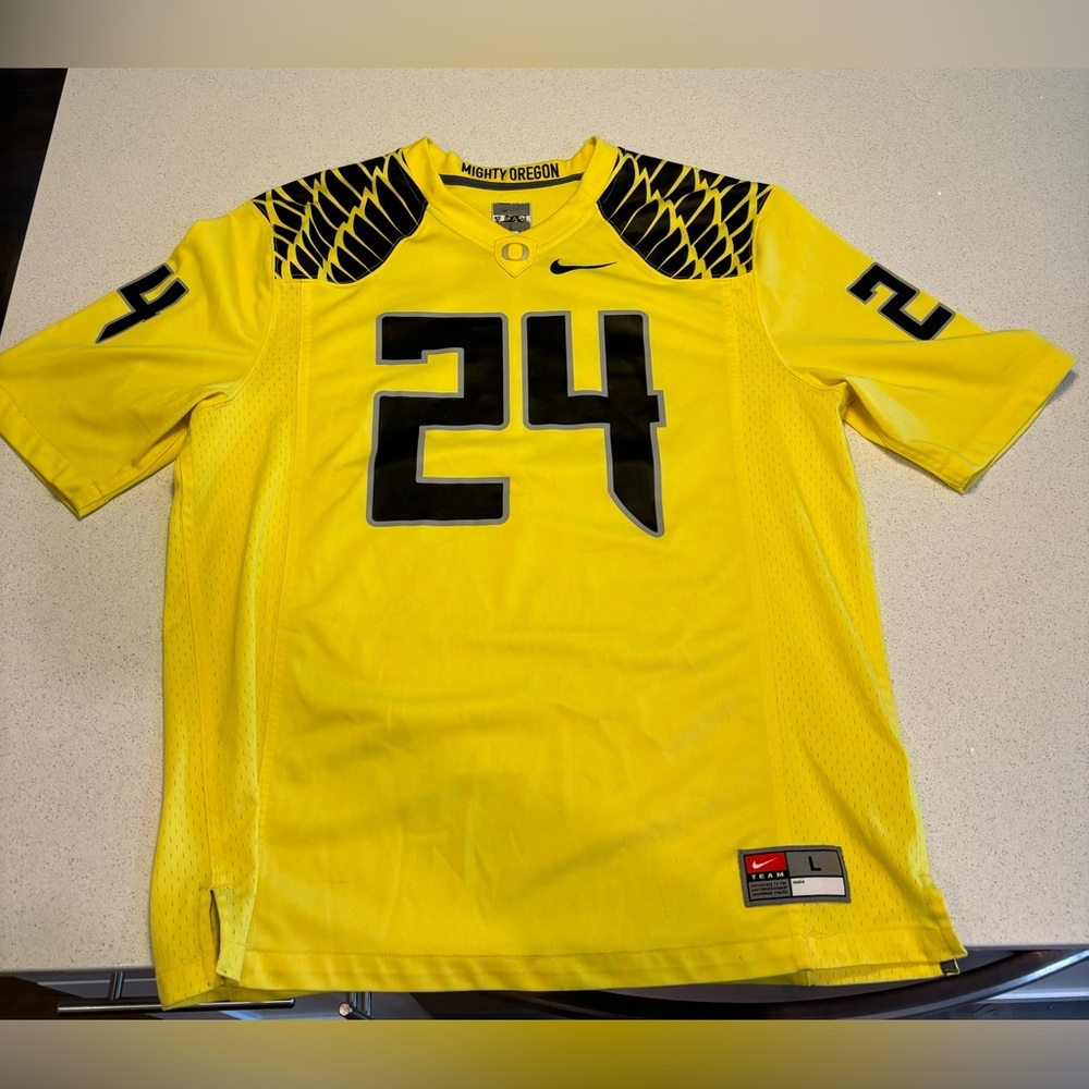 Oregon Ducks Yellow #24 Football Jersey - Men’s Size Large
